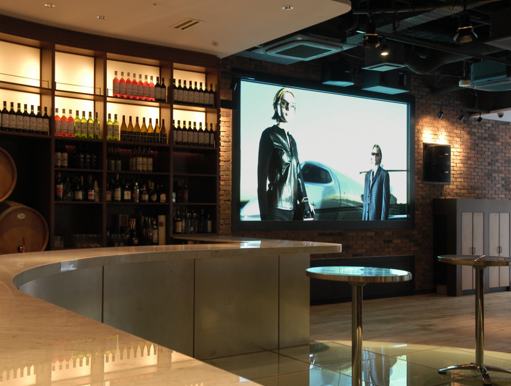 LEDA's indoor display screen has been installed in a hotel's lobby.